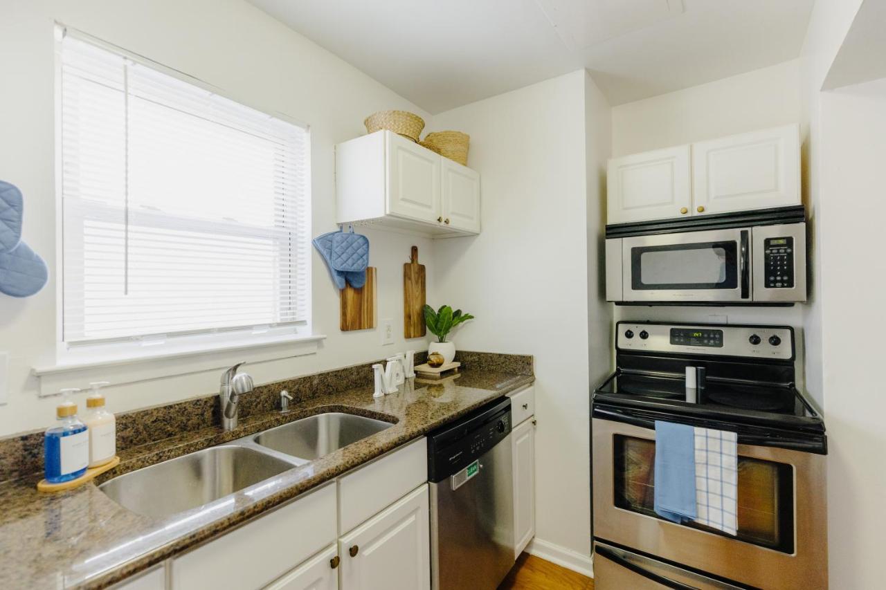 Centrally Located 2Br Overton Square Unit 2 Fast Wifi Free Parking Yes Pets Мемфис Екстериор снимка